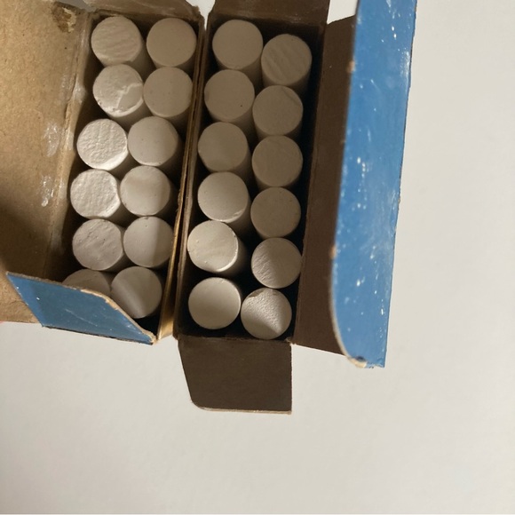 Playtime White Chalk Vintage Set of 2 With Chalk - Picture 3 of 4